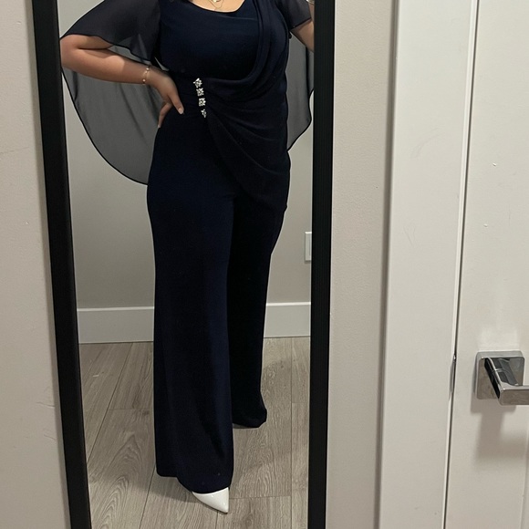 Champagne dress ; Dark blue coloured with those Clear Stone patch ; - Picture 9 of 12